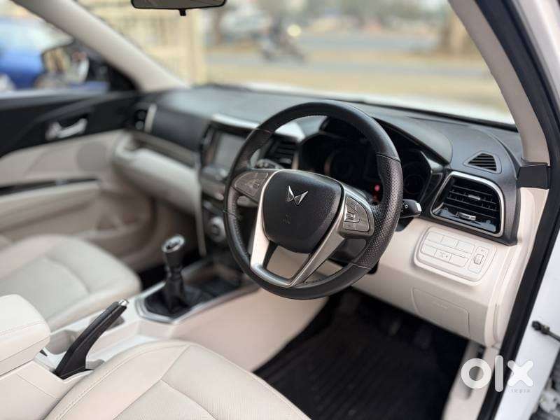 Mahindra Xuv300 W8, 2024, Petrol