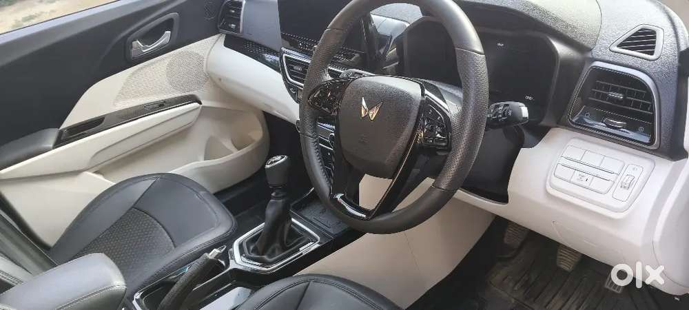 Mahindra Xuv 3xo 2025 Petrol 29500 Km Driven