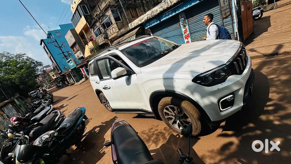Mahindra Scorpio-n Petrol Manual 2025