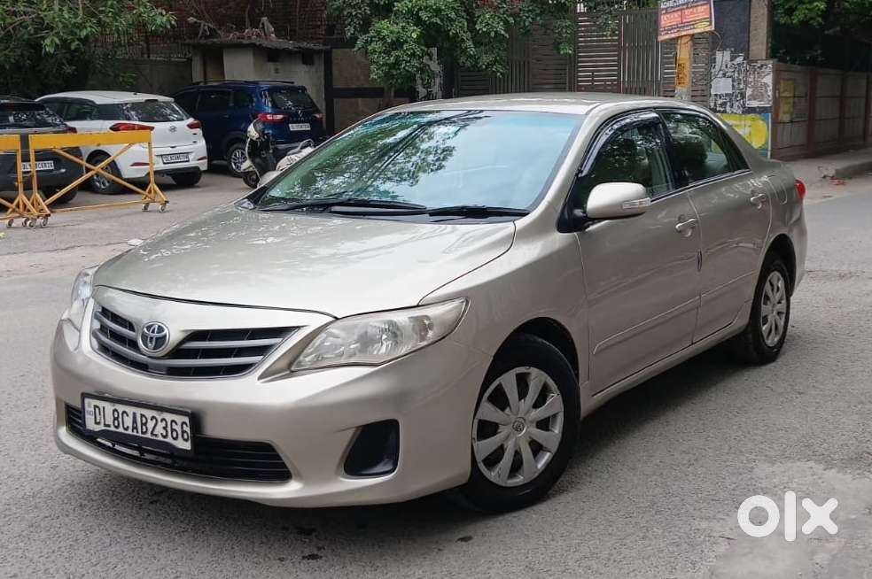 Toyota Corolla Altis 1.8 J, 2013, Petrol