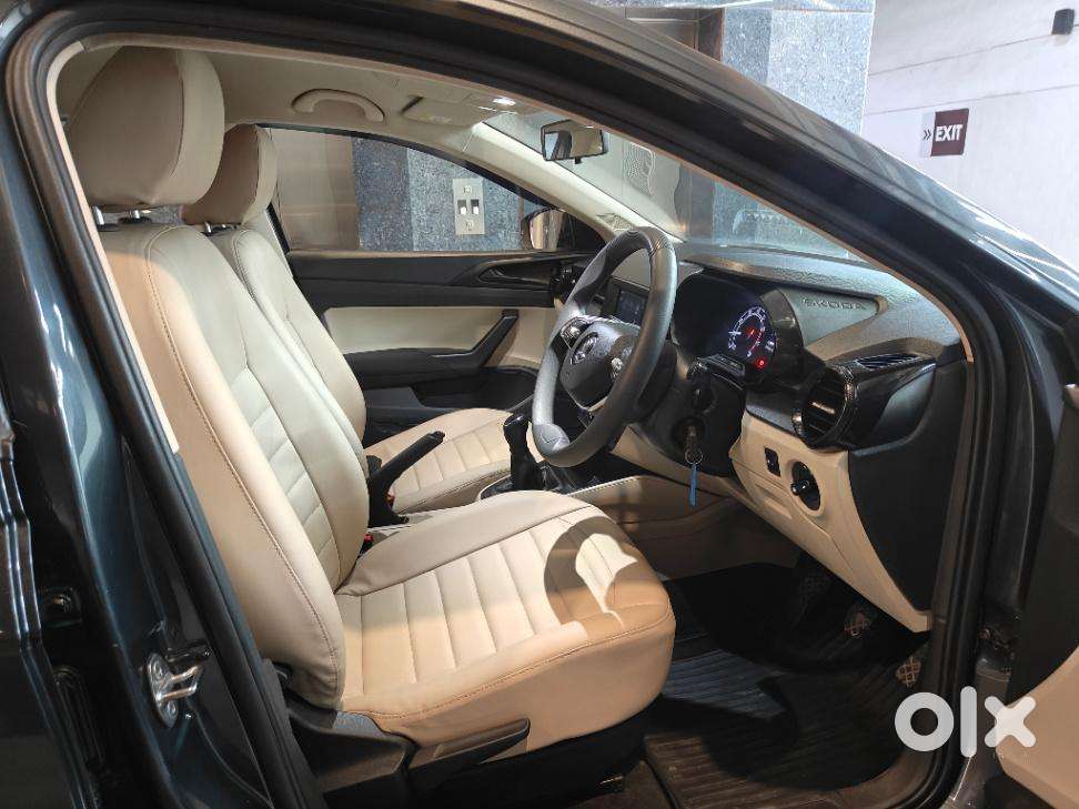 Skoda Slavia 1.0 Active Tsi, 2022, Petrol