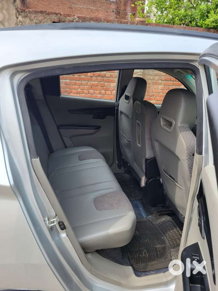 Mahindra Kuv 100 G80 K2, 2016, Petrol