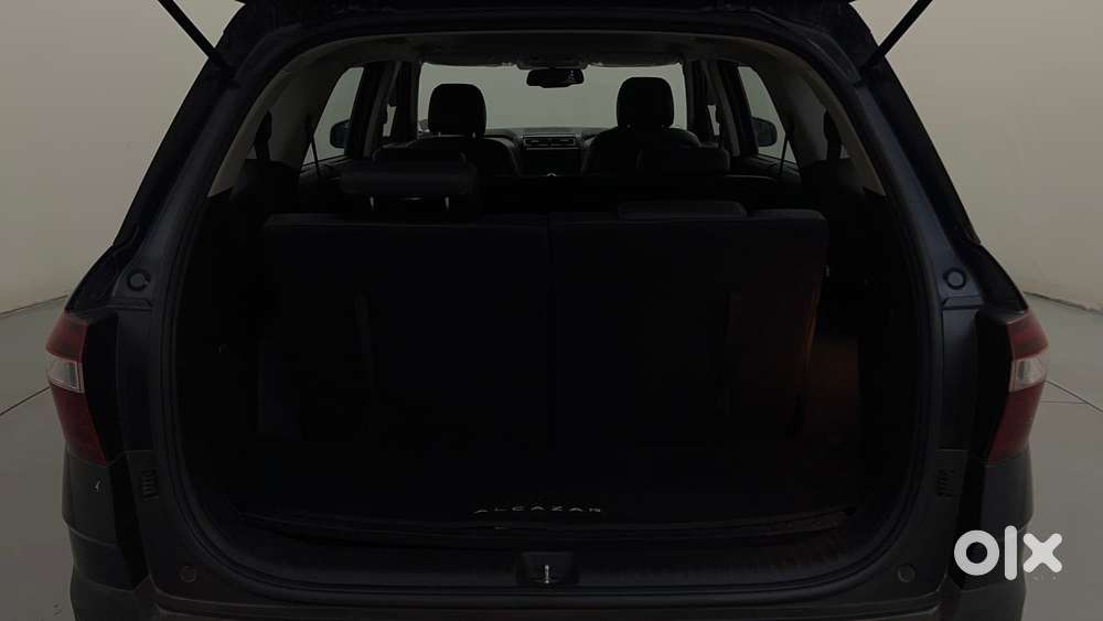Hyundai Alcazar Platinum 7 Str 1.5 Turbo Petrol Adventure, 2023, Pet..