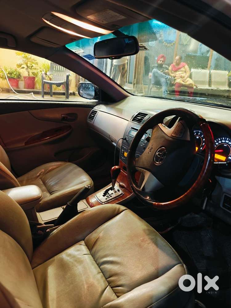 Toyota Corolla Altis 2010 Petrol Well Maintained