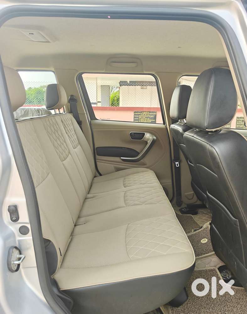 Mahindra Tuv 300 T10, 2019, Diesel