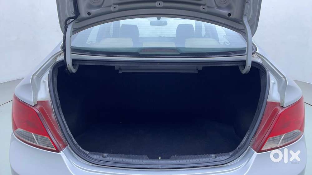 Hyundai Verna Fluidic 1.6 Vtvt Sx, 2017, Petrol