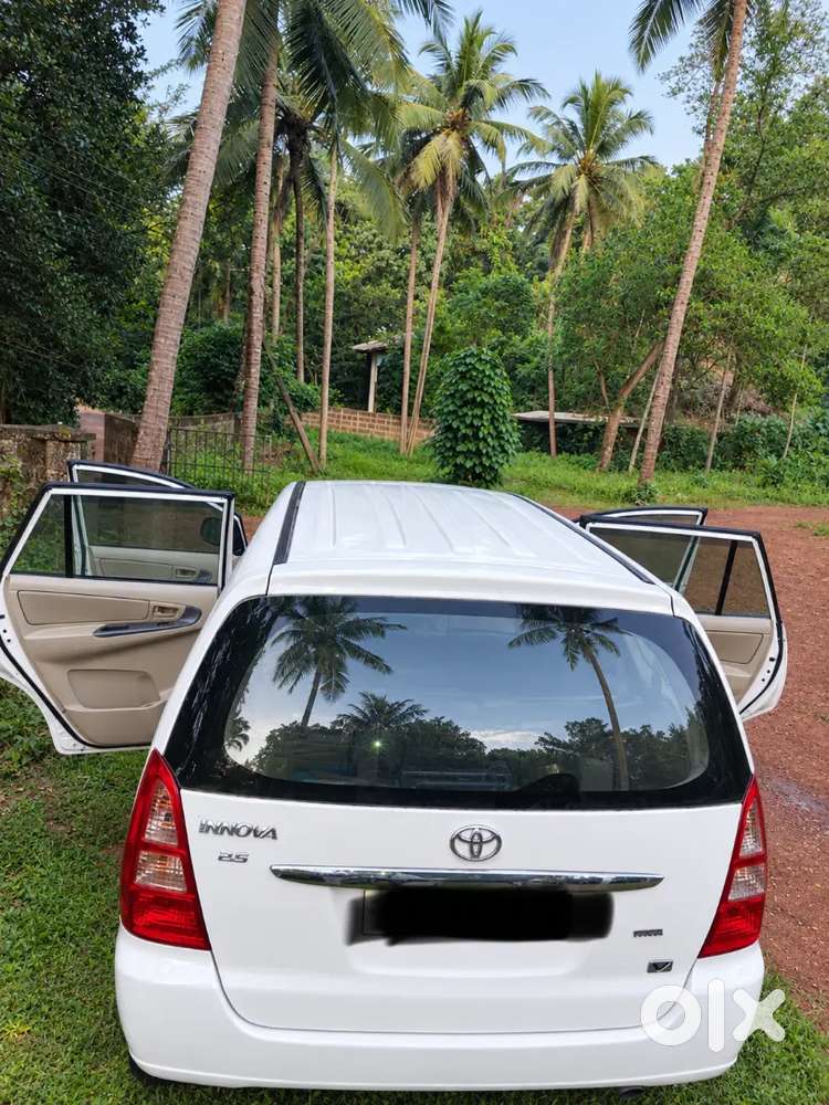 Toyota Innova 2.5 G,8 Seater,excellent Condition