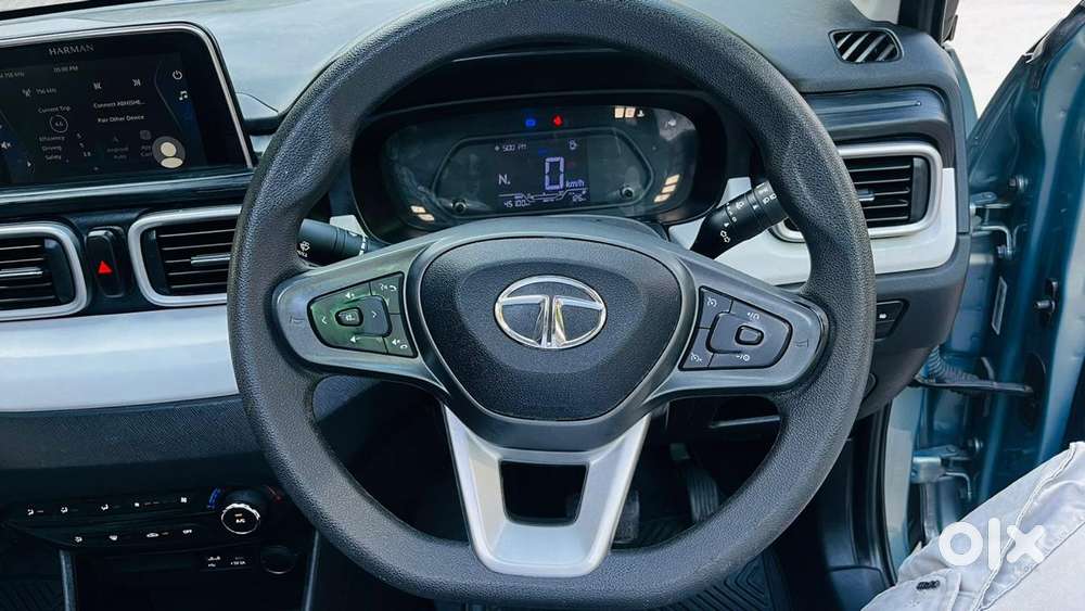 Tata Punch Accomplished Dazzle Amt Sunroof, 2023, Petrol