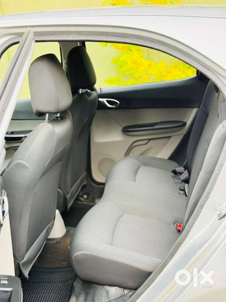 Tata Tiago 1.2 Revotron Xza, 2018, Petrol