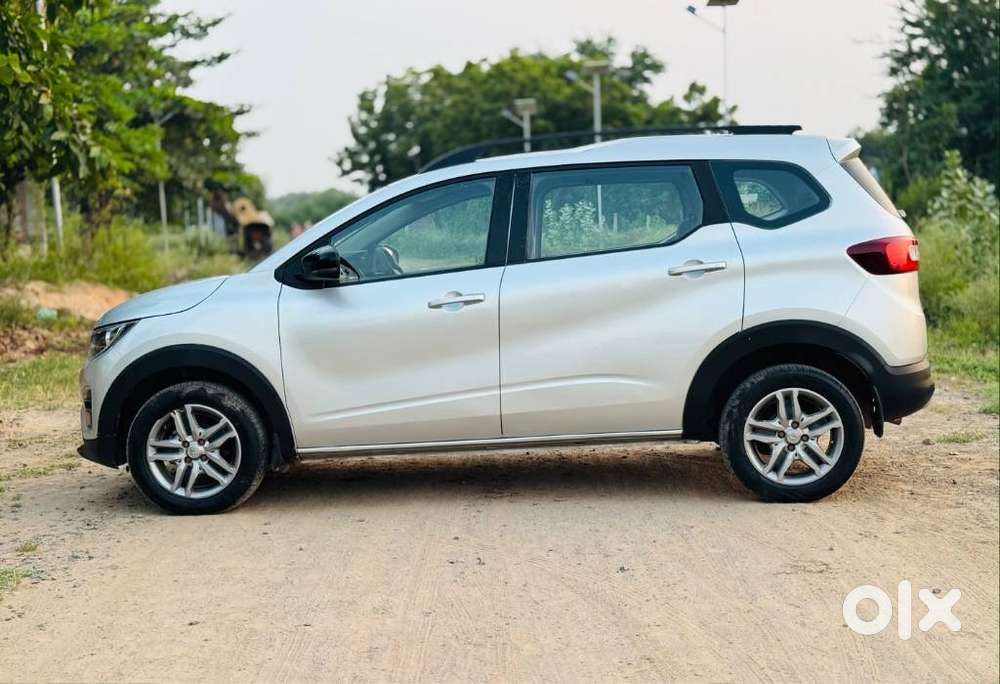 Renault Triber Rxz, 2022, Petrol