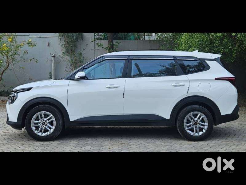 Kia Carens G 1.5 6mt Premium (o) 7-seater, 2024, Diesel