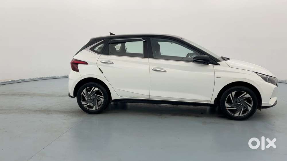 Hyundai I20 Asta (o) 1.2 Ivt Dual Tone, 2022, Petrol