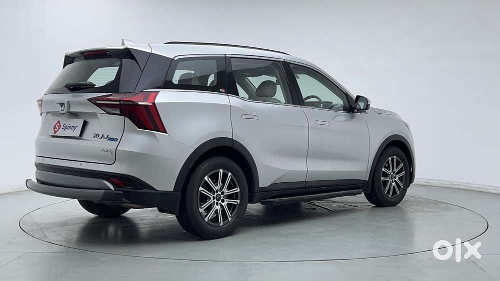 Mahindra Xuv700 2.0 Ax 7 Petrol Mt Str, 2022, Petrol