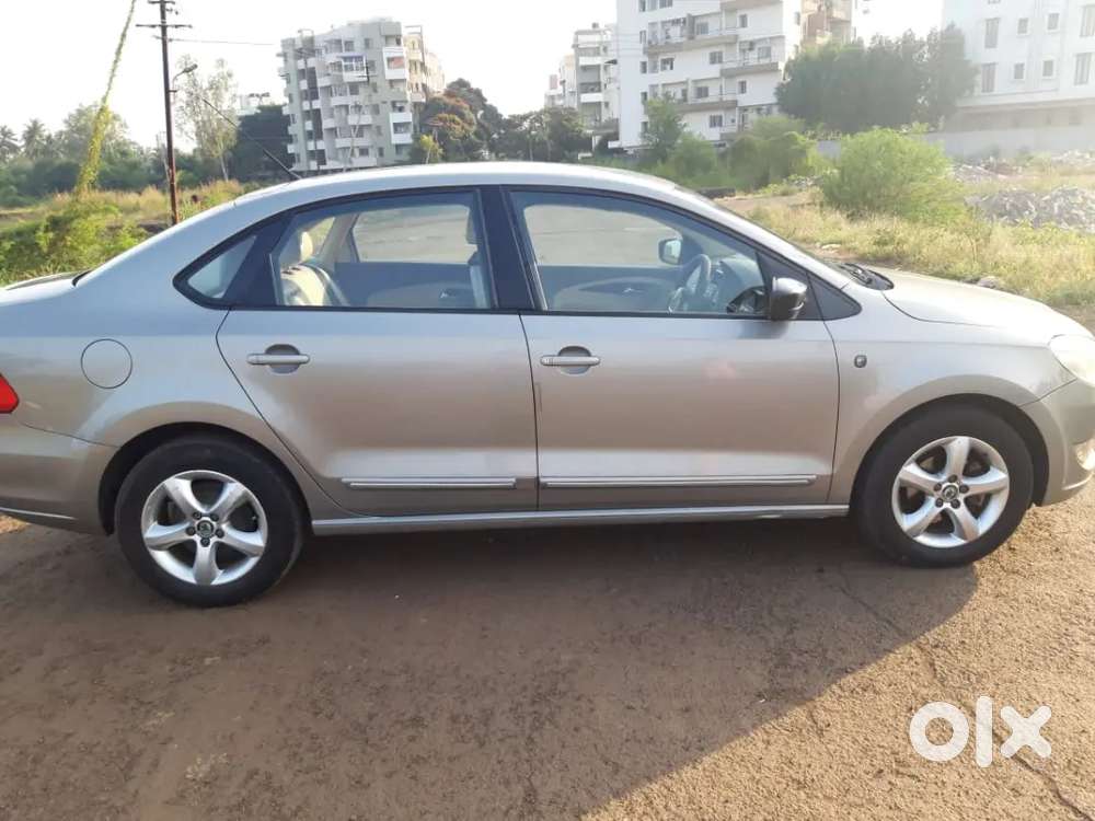 Skoda Rapid Elegance 2012