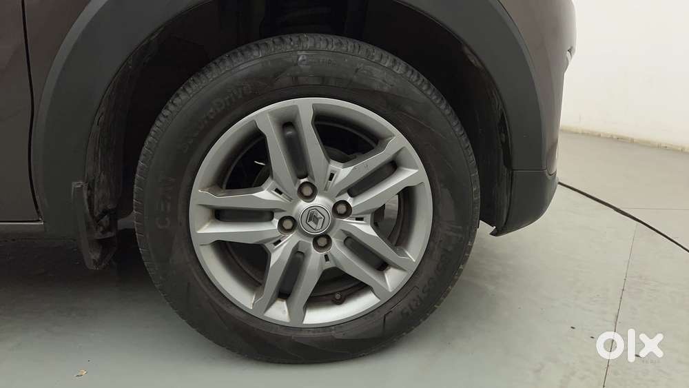 Renault Triber Rxz Easy-r Amt Dual Tone, 2023, Petrol