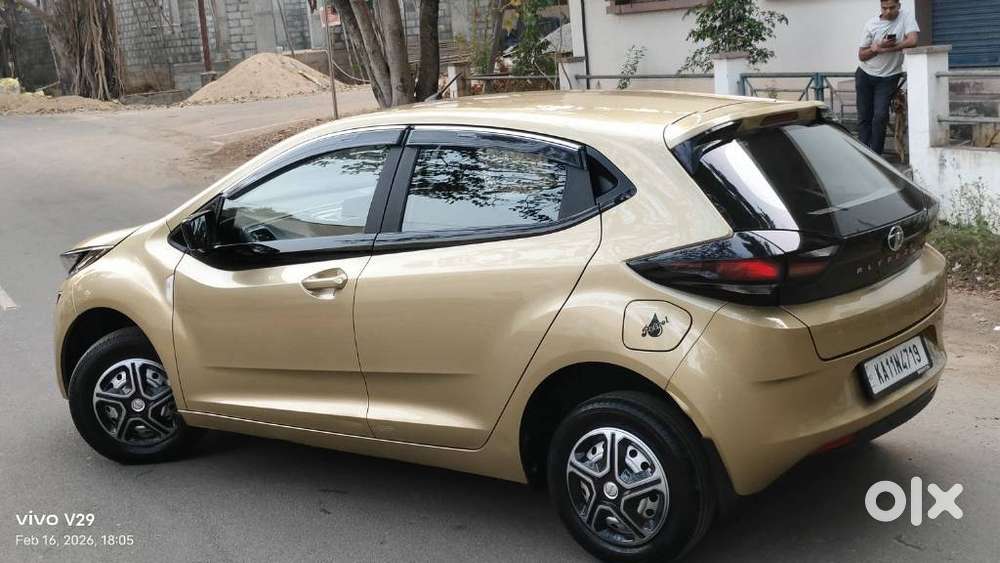 Tata Altroz 1.2 Xe, 2020, Petrol