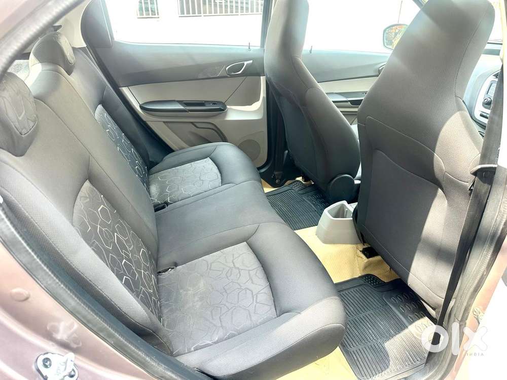 Tata Tiago 1.2 Revotron Xt (o), 2016, Petrol