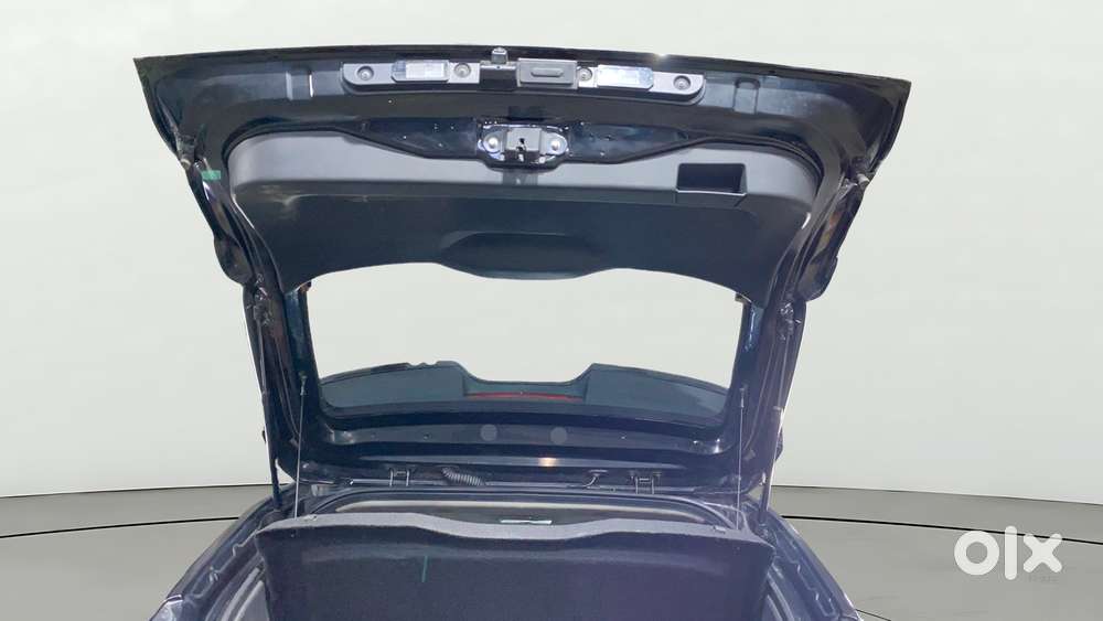 Nissan Magnite 1.0 Xv Premium, 2022, Petrol