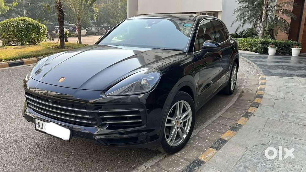 Porsche Cayenne 2022 Petrol 27000 Km Driven