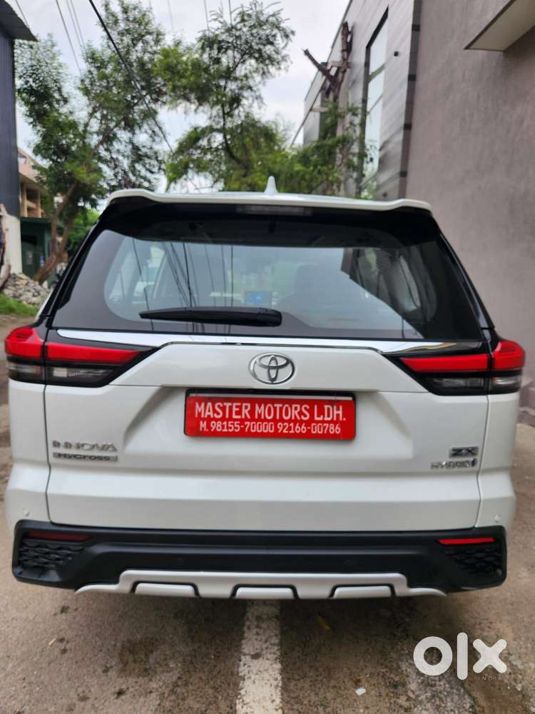 Toyota Innova Hycross 2.0 Zx (o) Hybrid 7 Str, 2024, Petrol