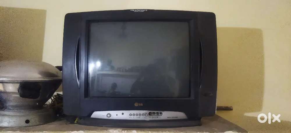 LG 24 INCE TV ONLY 999/ fix price 999/