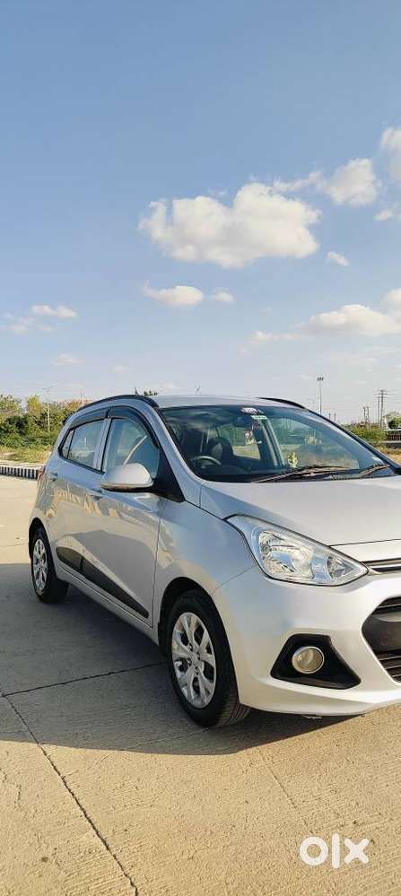 Hyundai Grand I10 Crdi Sportz, 2015, Petrol