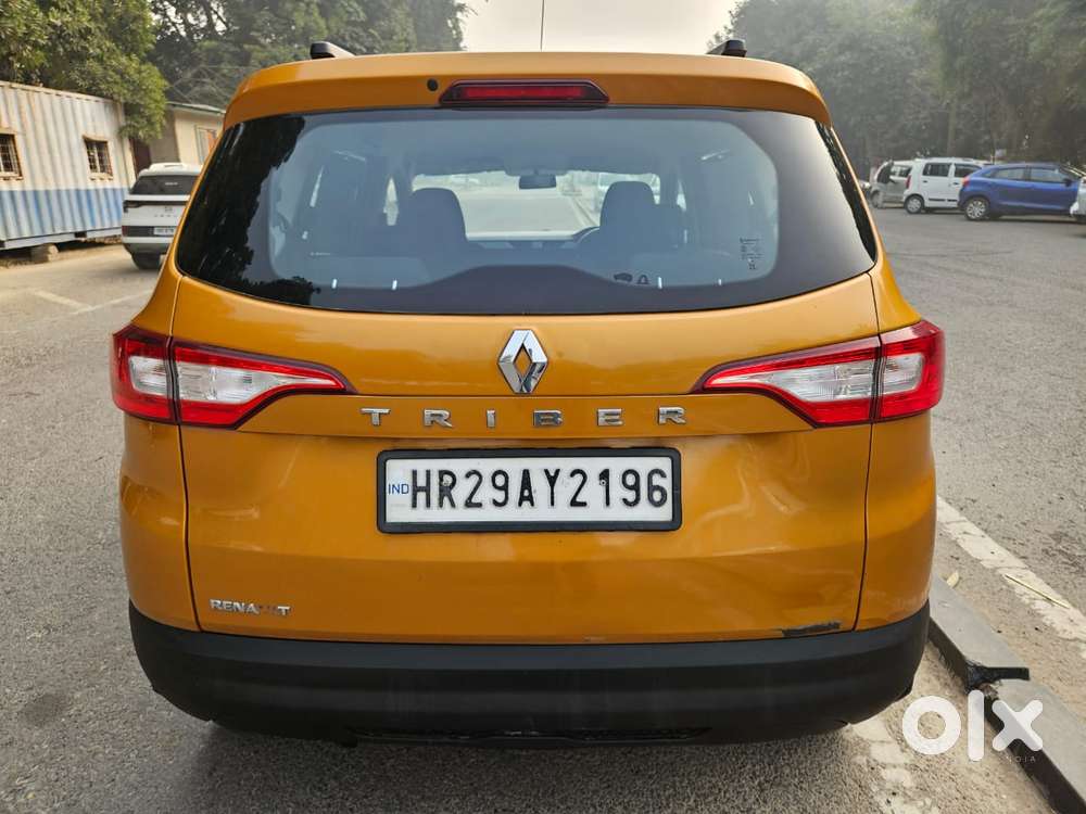 Renault Triber Rxt, 2022, Petrol