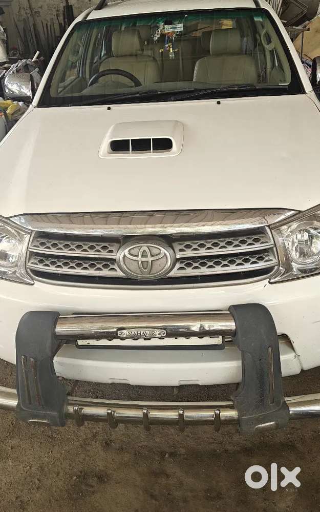 Toyota Fortuner Diesel Manual 2011