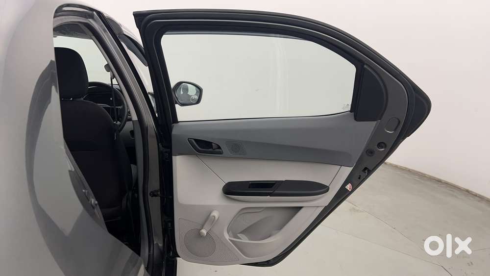 Tata Tiago Xe, 2025, Petrol