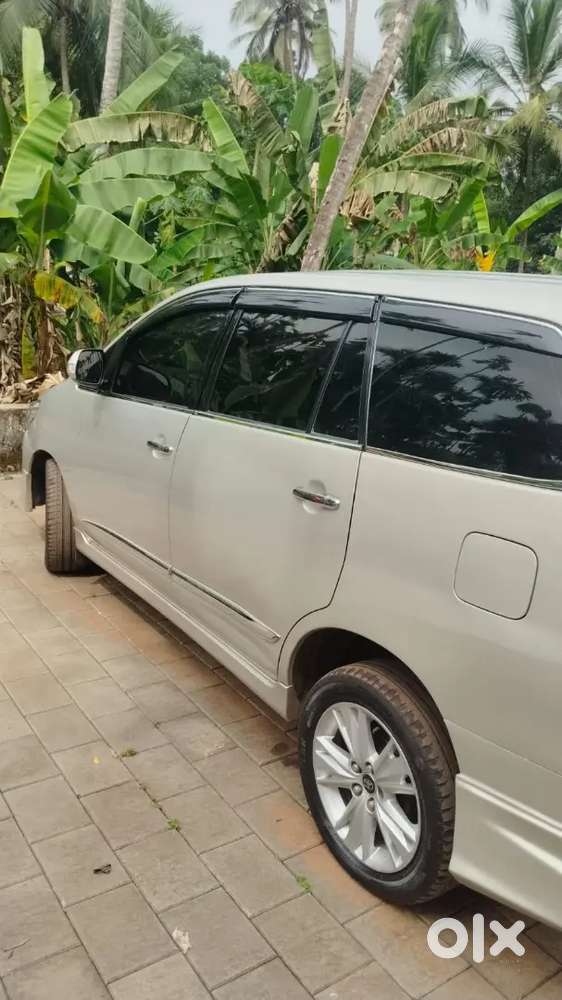 Toyota Innova 2015