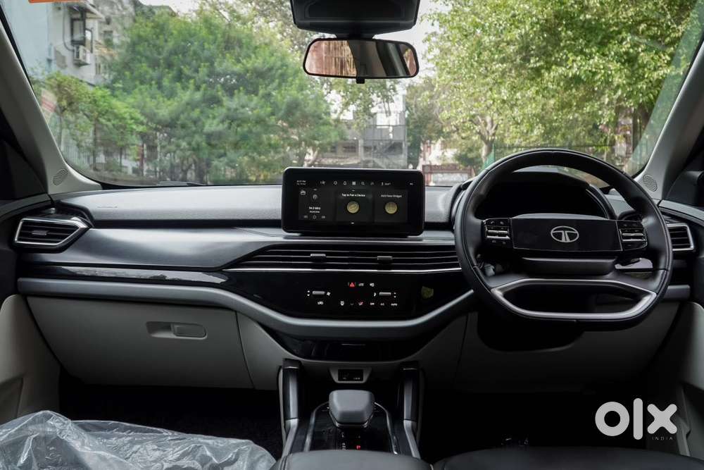 Tata Safari Pure Plus S Dark Edition, 2025, Diesel