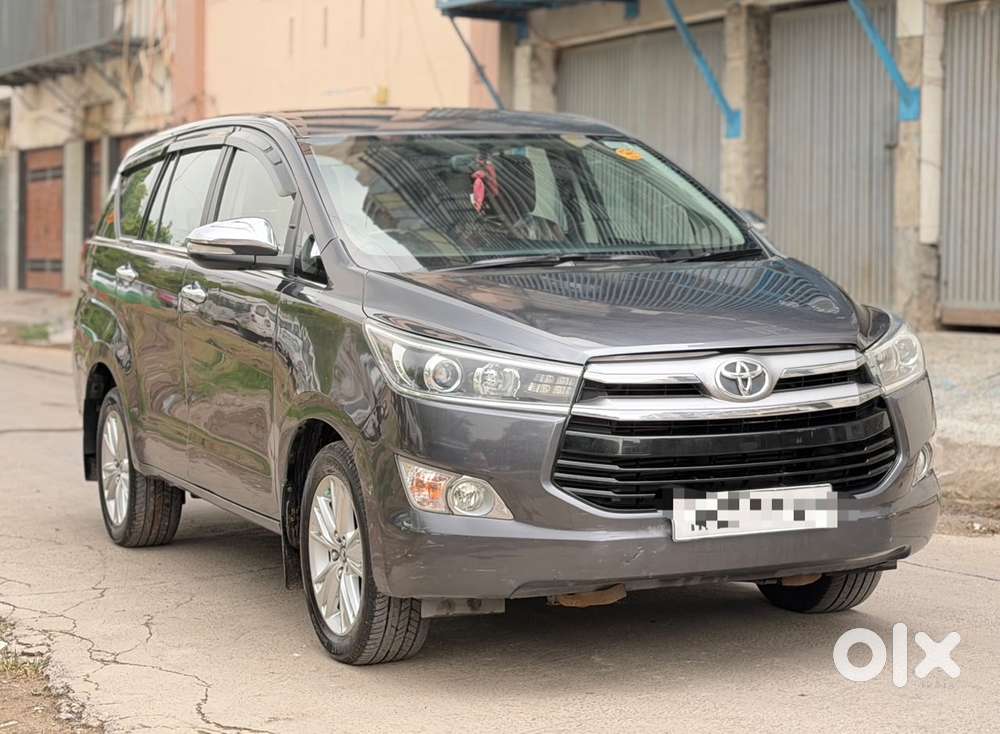 Toyota Innova Crysta 2.8z Automatic, 2016, Diesel