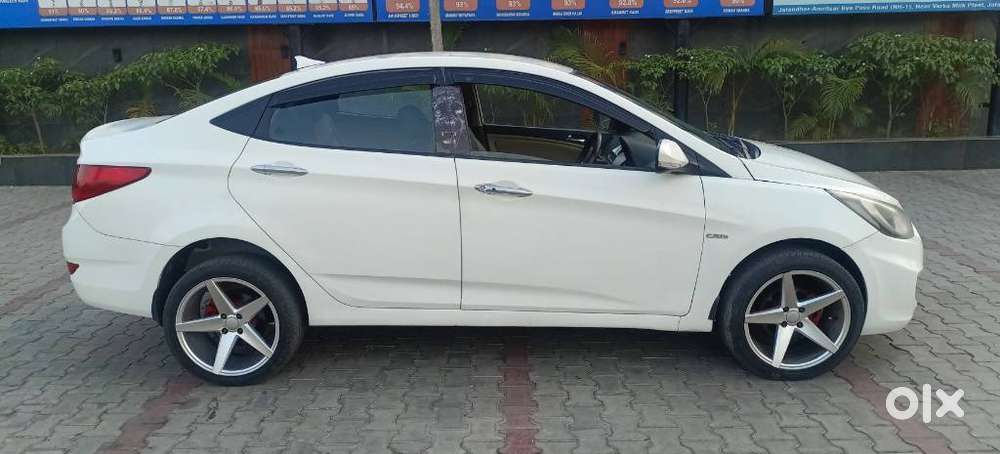 Hyundai Verna Fluidic 1.6 Crdi Sx, 2011, Diesel