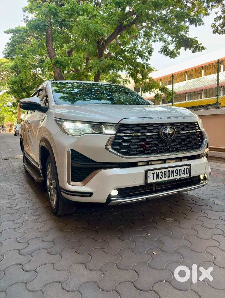 Toyota Innova Hycross 2.0 Zx Hybrid 7 Str, 2025, Petrol
