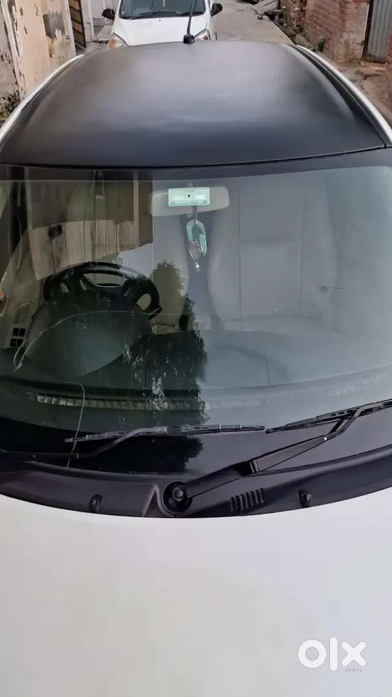 Maruti Suzuki Dzire 2013.