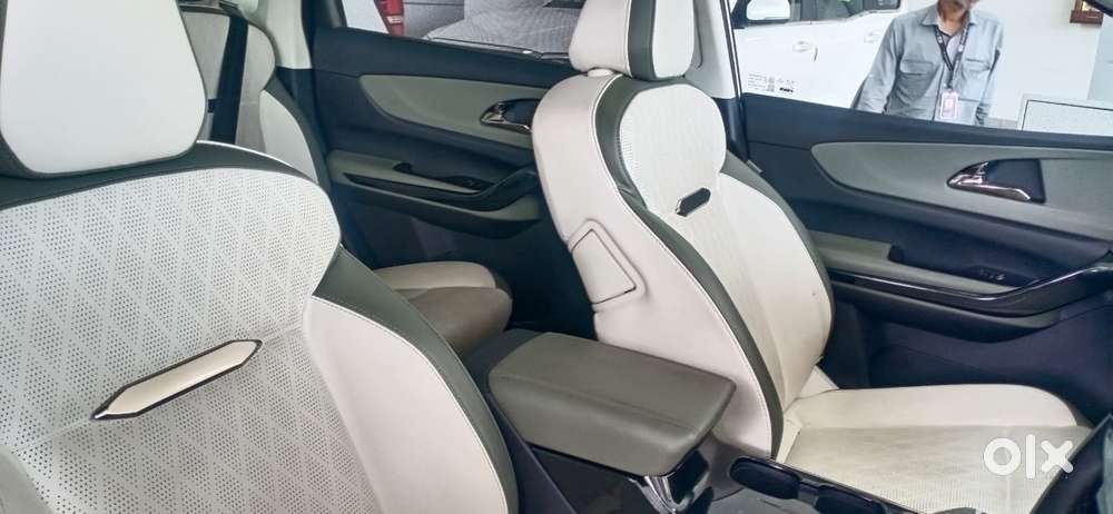 Mahindra Xev 9e Pack Three (top Model), 2025