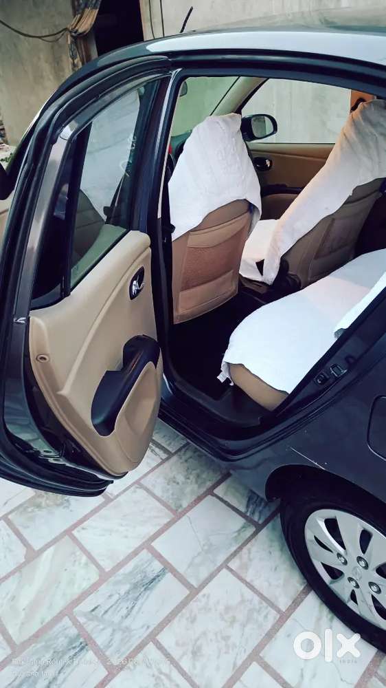 Hyundai I10 Sportz Petrol 2011 With New Tyre,new Suspension