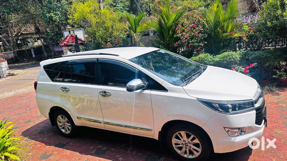 Toyota Innova Crysta 2.4 V 7 Str, 2017, Diesel