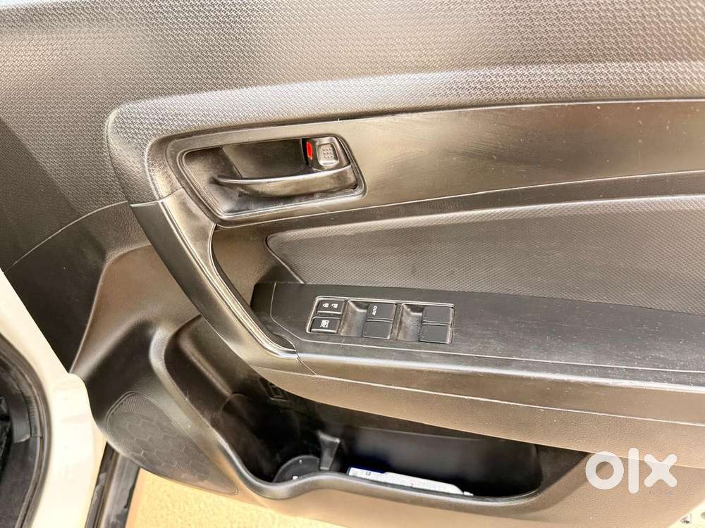 Maruti Suzuki Vitara Brezza 1.5 Lxi, 2020, Petrol