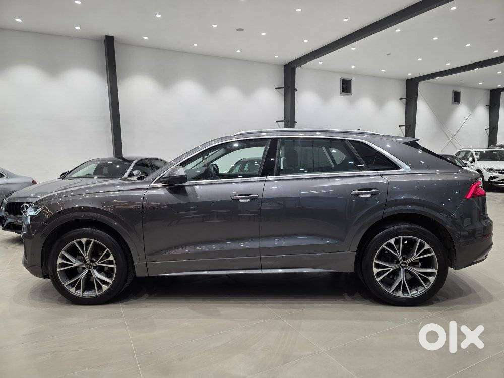 Audi Q8 Limited Edition, 2023, Petrol