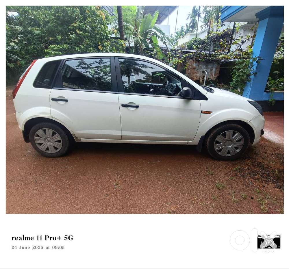Ford Figo 2012 (petrol Well Maintained) 63000km Driven