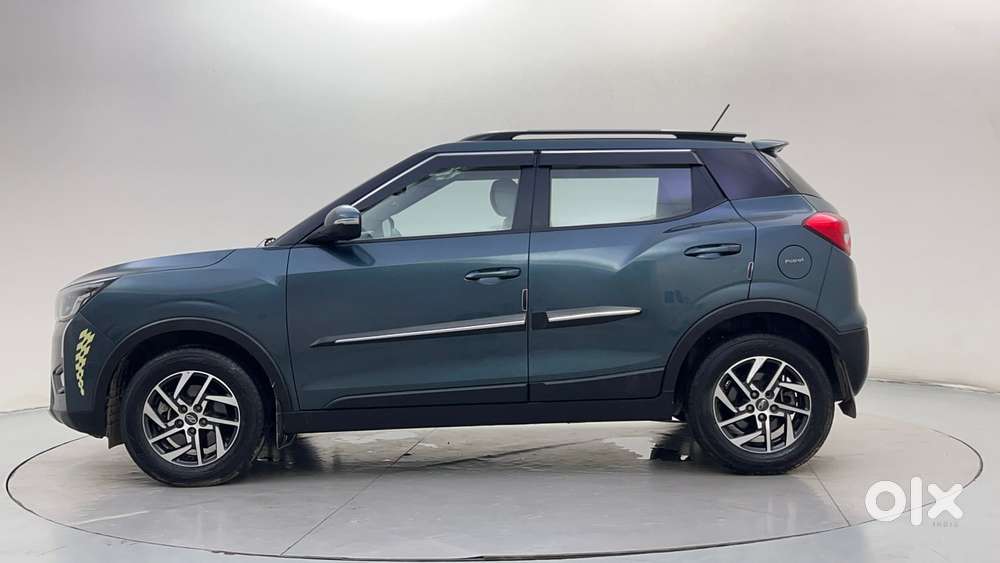Mahindra XUV300 W8 Option, 2022, Petrol