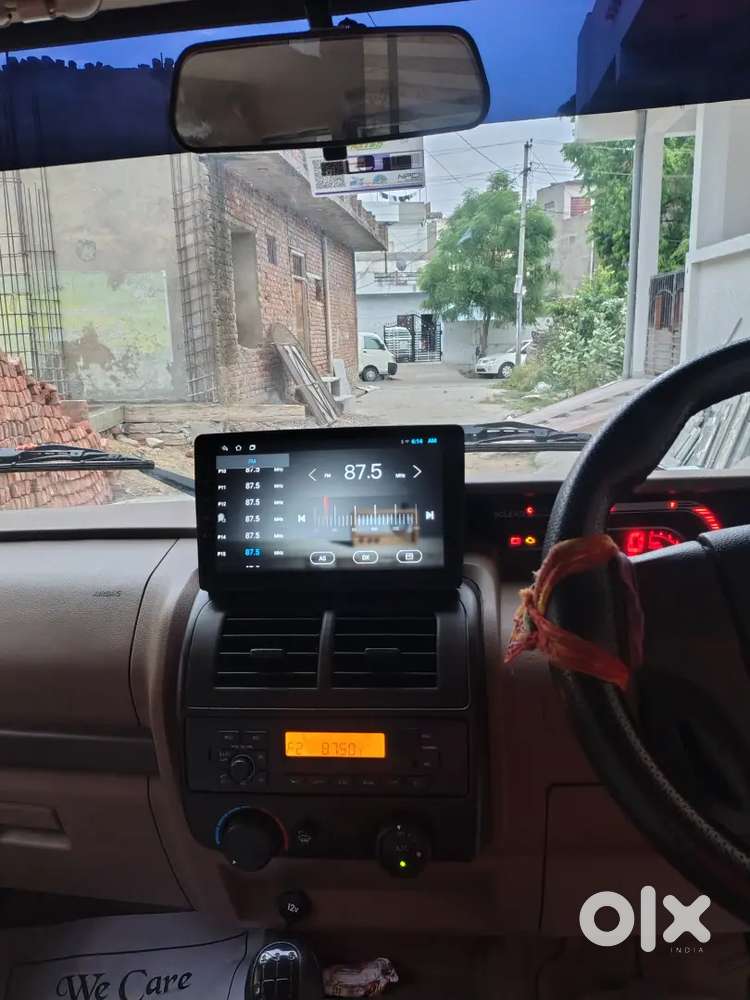 New Jaisa Car Hai Seat Sai Thali Hatti Hai