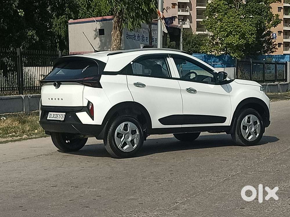 Tata Nexon Smart Plus S 1.2 Revotron Petrol 5 Mt, 2026, Petrol