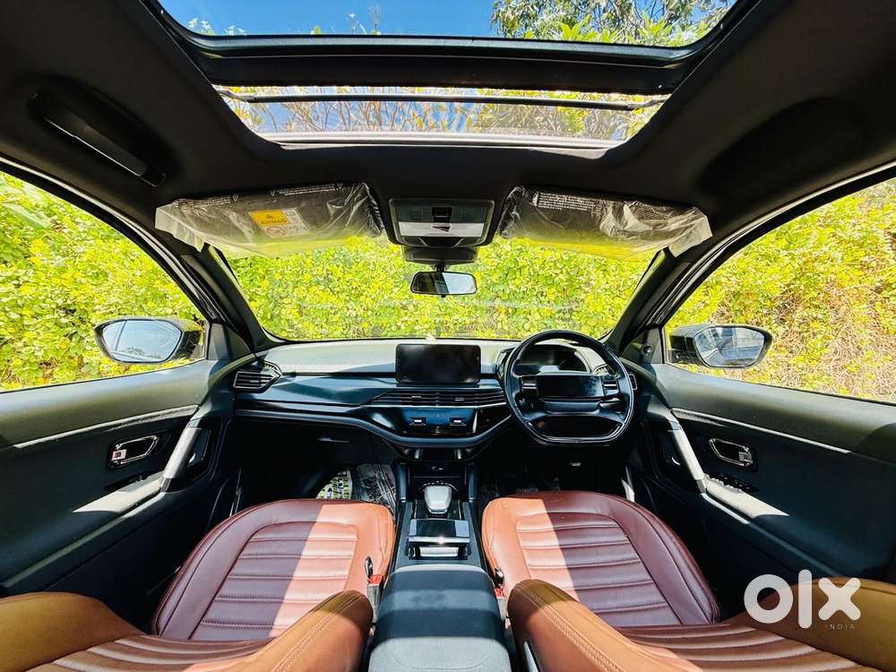 Tata Safari Pure Plus S Dark Edition, 2025, Diesel