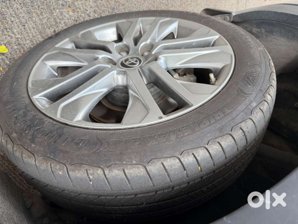 Toyota Innova Hycross 2023 Petrol 19000 Km Driven