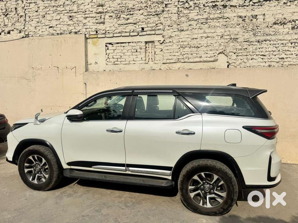 Toyota Fortuner Legender 2022