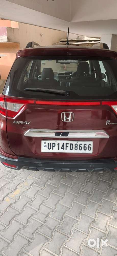 7 Seater Honda Petrol 2017