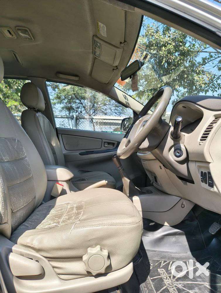 Toyota Innova 2.5 G (diesel) 8 Seater, 2012, Diesel