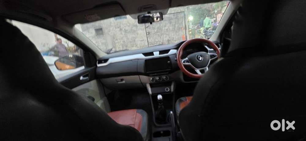 Renault Triber Rxz, 2023, Petrol